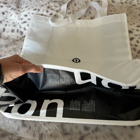 Lululemon athletic bag - Picture 2 of 3